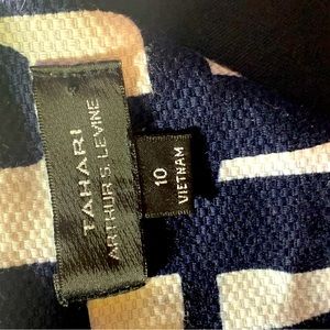 Nice shift work or dressy casual dress by Tahari. Still looks fabulous!!